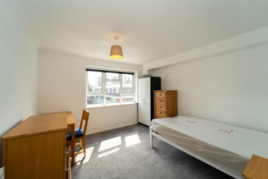 4 bed flat, Meriden Road, University of Portsmouth, Portsmouth, PO54DE - Image 10